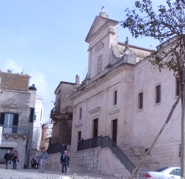 Visita guidata a Cisternino nella Valle d'Itria, la chiesa matrice