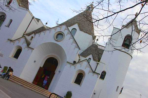 Visita guidata ai trulli di Alberobello, chiesa trullo o di Sant'Antonio