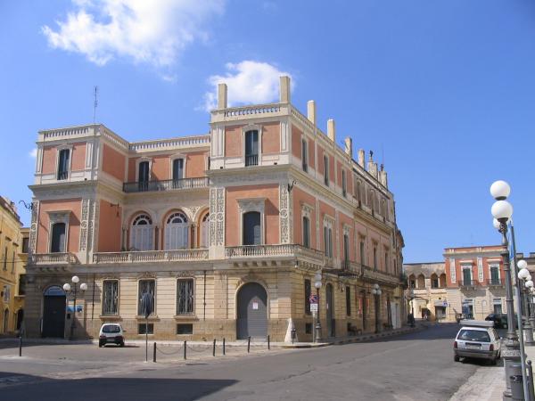 Visita guidata a Casarano, Piazza indipendenza