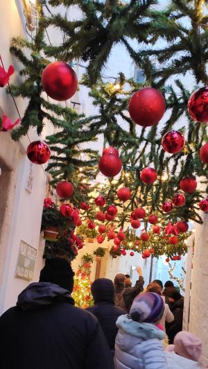 Visita guidata a Locorotondo nella Valle d'Itria, luminarie di natale