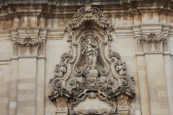 Visite guidate a Muro Leccese, la barocca facciata della chiesa dell'immacolata