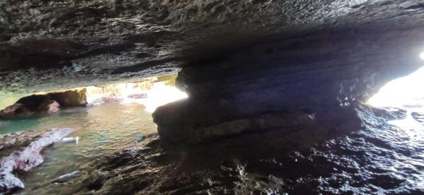 Passeggiata naturalistica dalla Grotta verde a Torre del Sasso