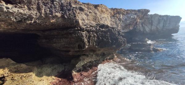 Passeggiata naturalistica dalla Grotta verde a Torre del Sasso