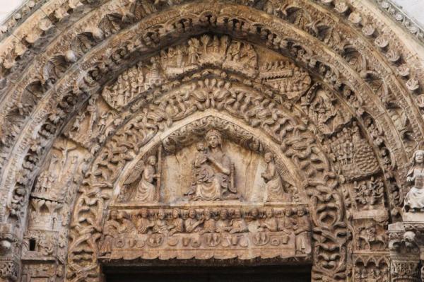 Itinerario guidato a Altamura, portale della cattedrale