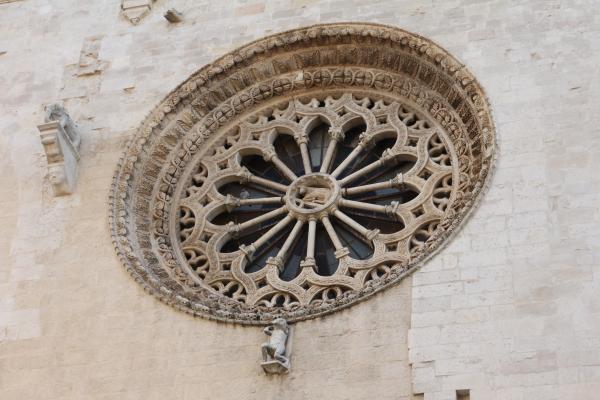 Visita guidata a Altamura, rosone della cattedrale