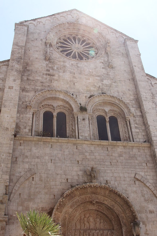 Escursioni guidate per gruppi e scuole a Bitonto, facciata della Cattedrale