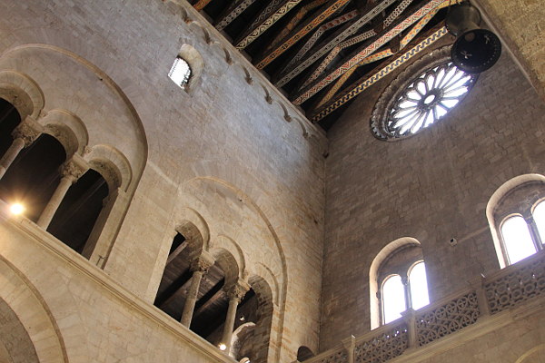 Visite guidate per gruppi e scuole a Bitonto, interno della Cattedrale