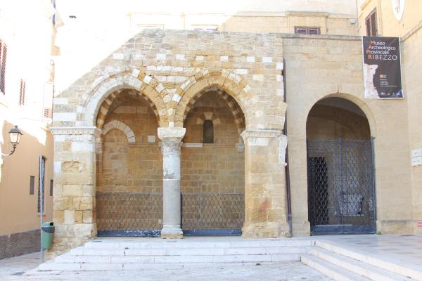 Visita guidata a Brindisi: Museo archeologico Ribezzo