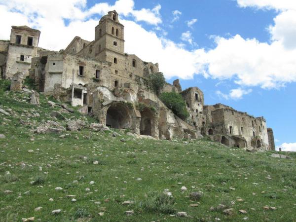 Visita guidata a Craco la città fantasma