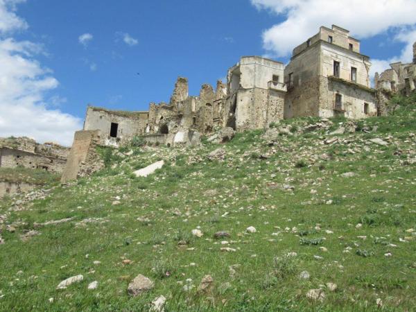 Visita guidata a Craco la città fantasma