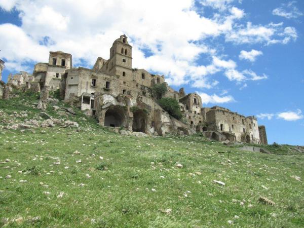 Visita guidata a Craco la città fantasma