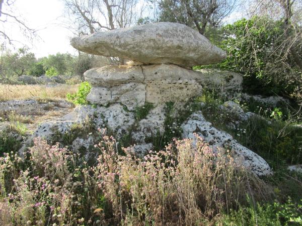 Visite guidate ai Sassi della Vecchia di Giuggianello adatti a tutti