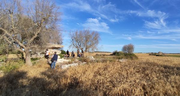 Visite guidate ai Sassi della Vecchia di Giuggianello adatti a tutti