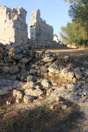 Visite guidate al giardino dei megaliti a Giurdignano per gruppi e scuole