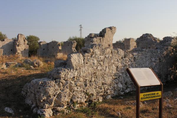 Visite guidate al giardino dei megaliti a Giurdignano