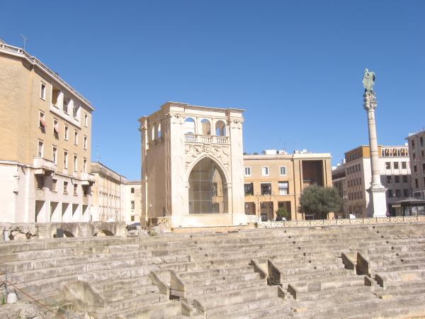 Visita guidata a Lecce: piazza Sant'Oronzo, l'anfiteatro