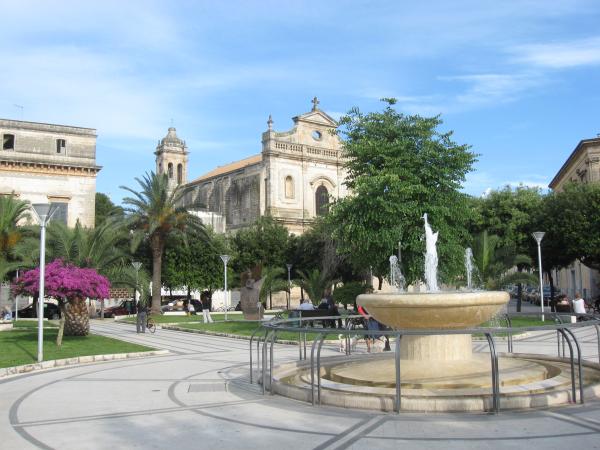 Visita guidata a Manduria, giardini comunali