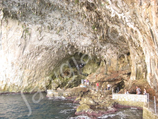 Visita guidata alla grotta Zinzulusa a Castro