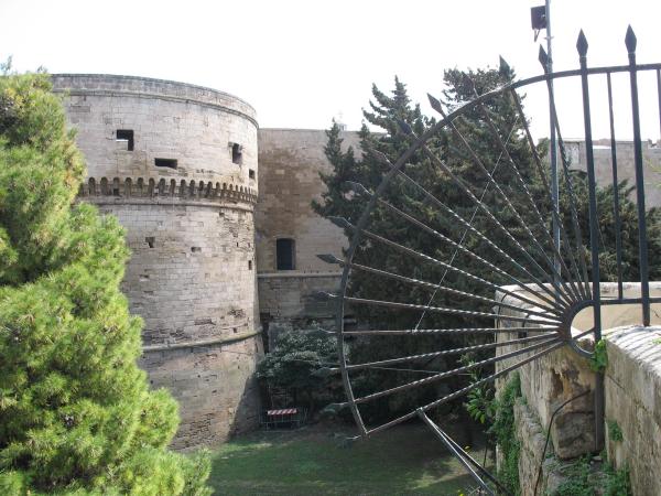 ecursione guidata al castello di Taranto