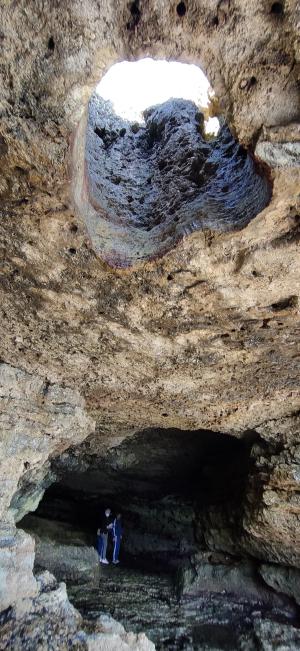 Passeggiata naturalistica dalla Grotta verde a Torre del Sasso