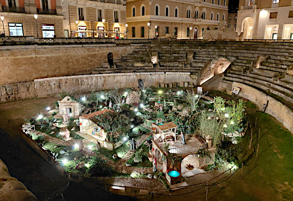 Il Presepe allestito nell'anfiteatro di Lecce