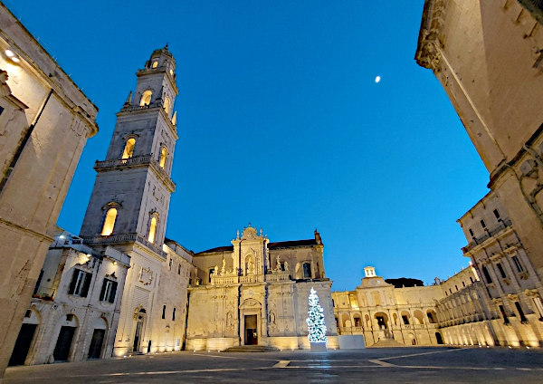 Piazza Duomo a Lecce alle prime luci dell'alba del primo dell'anno