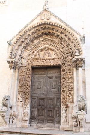 Visita guidata a Altamura portale della cattedrale