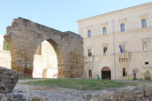 Escursione guidata a Brindisi: Palazzo Granafei