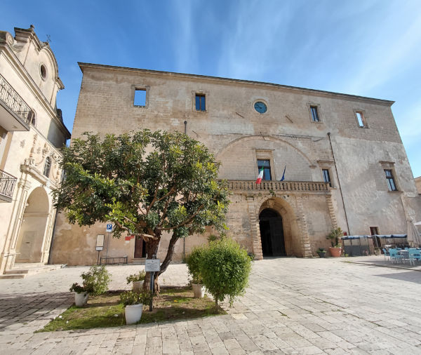 Visita guidata a Latiano, palazzo degli Imperiali