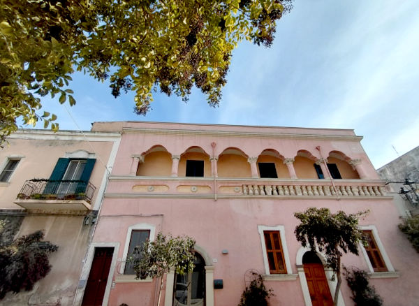 Visita guidata a Latiano, palazzo del centro storico