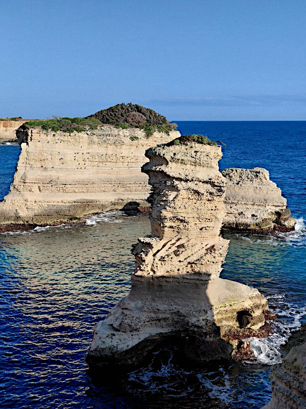 Hiking a Sant'Andrea, i faraglioni del Salento